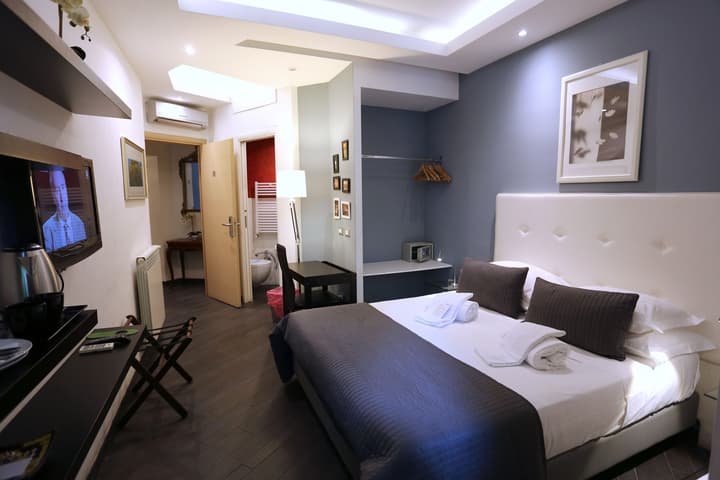 B&B Home 77