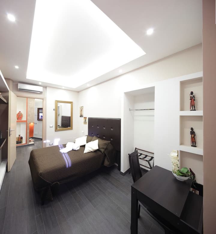 B&B Home 77