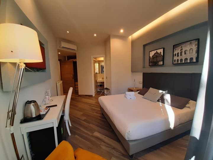 B&B Home 77