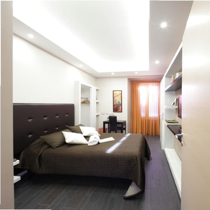 B&B Home 77