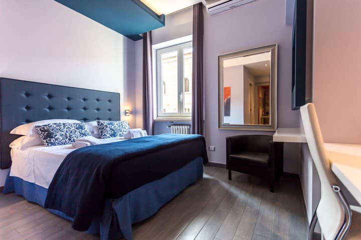 B&B Home 77