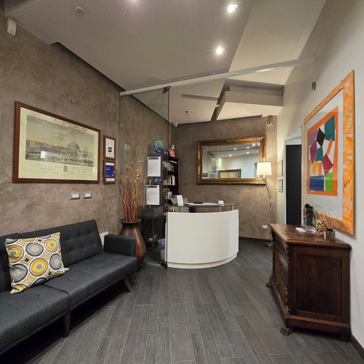 B&B Home 77