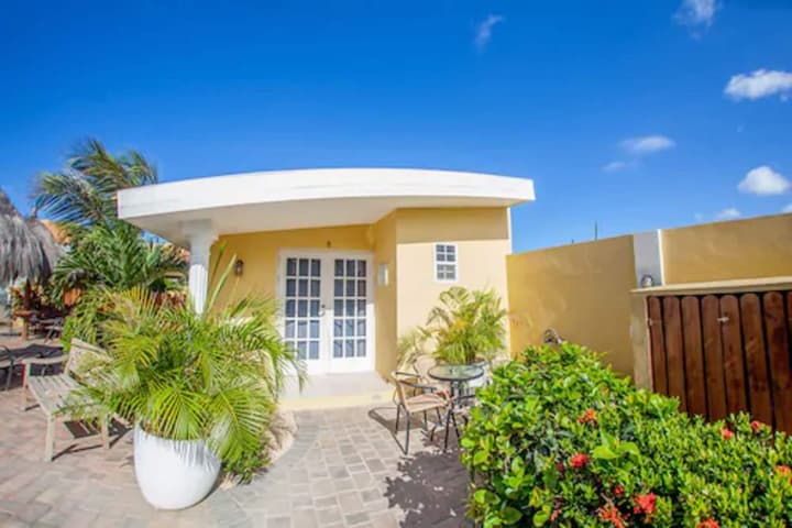 Aruba Tropic Apartments