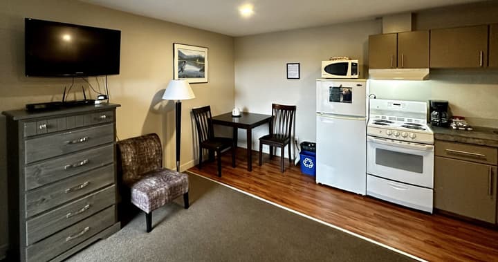 West Coast Motel