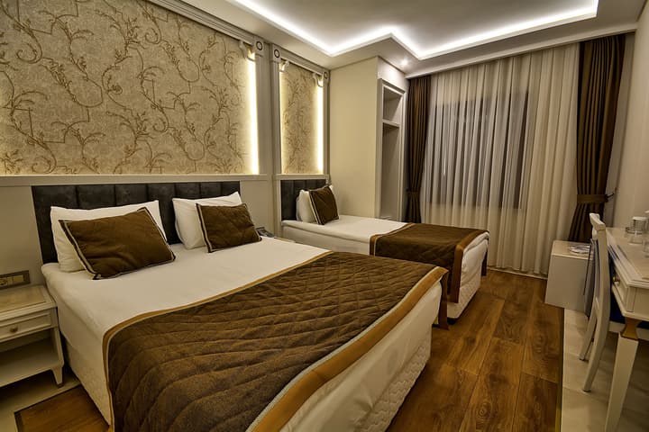 Samir Deluxe Hotel