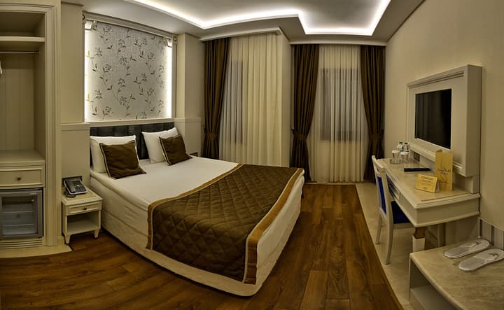 Samir Deluxe Hotel