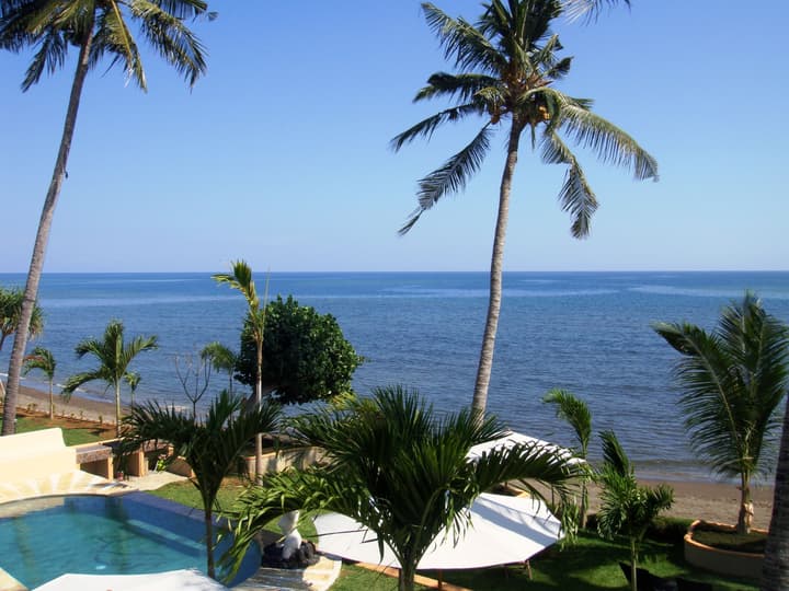 Dolphin Beach Bali