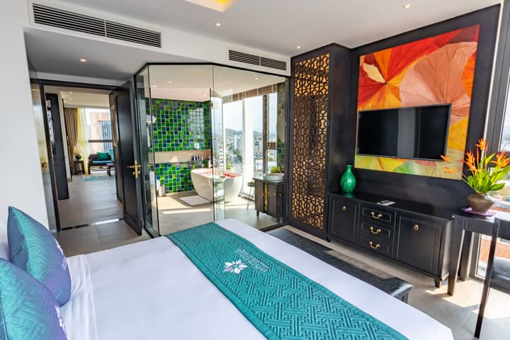 White Lotus Hue Hotel