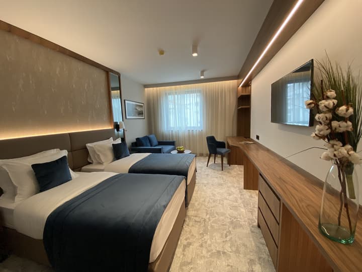 Central Point Hotel