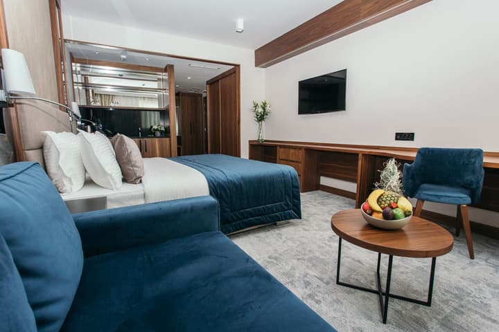 Central Point Hotel