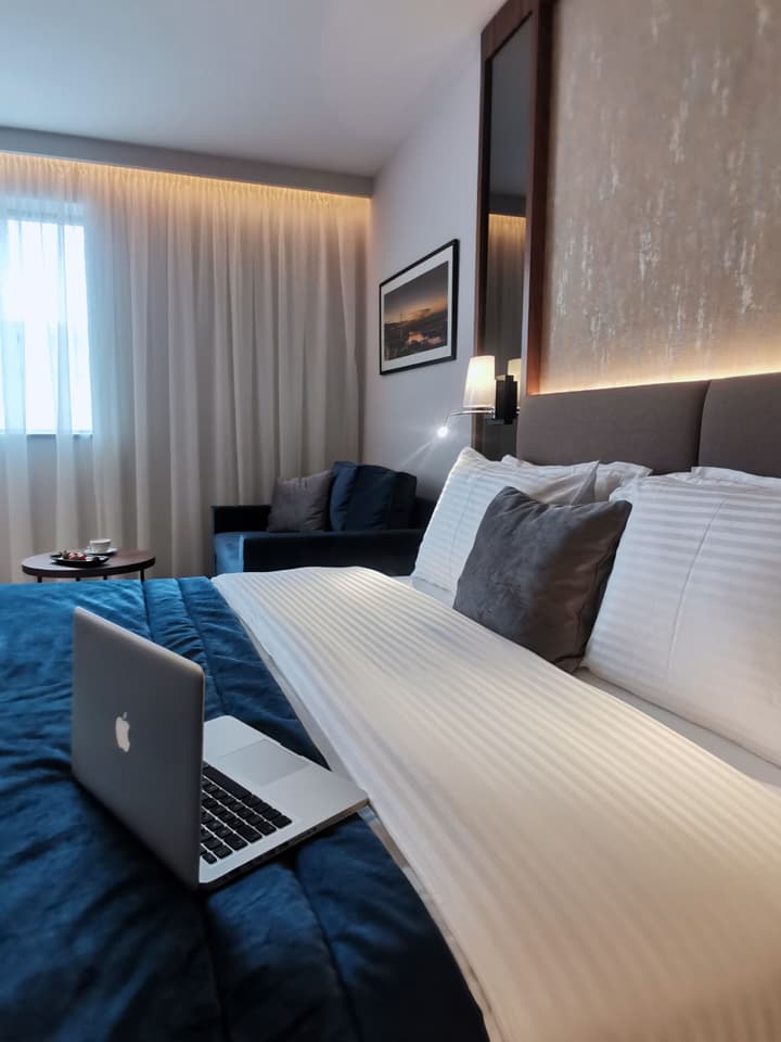 Central Point Hotel