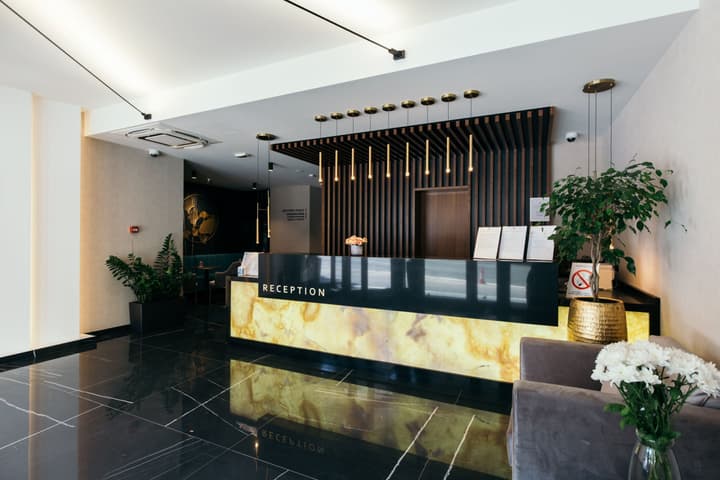 Central Point Hotel