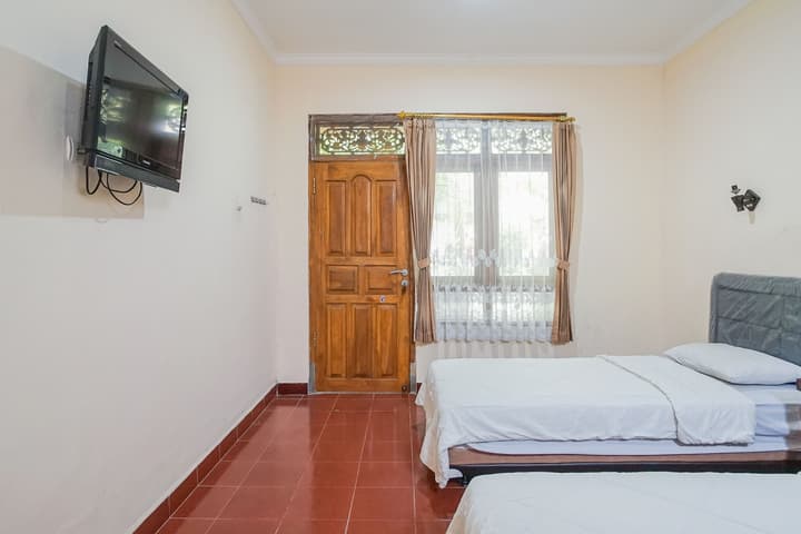 Mahendra Beach Inn