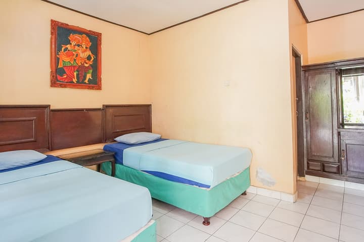 Mahendra Beach Inn