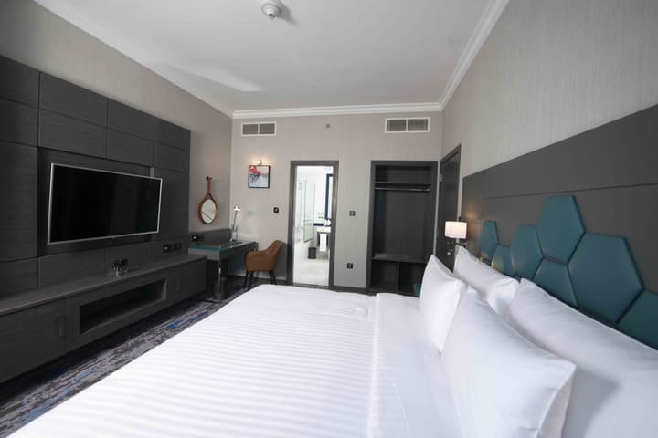 Jannah Dubai Creek Hotel