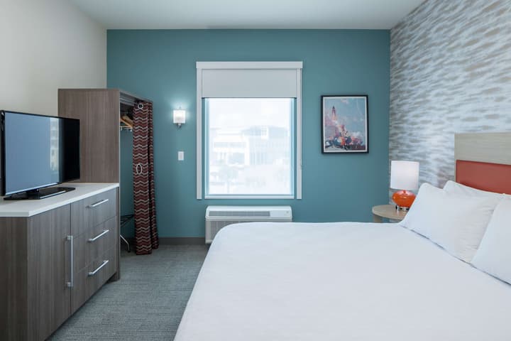 Home2 Suites by Hilton Cape Canaveral Cruise Port, FL