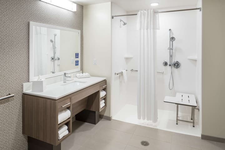 Home2 Suites by Hilton Cape Canaveral Cruise Port, FL