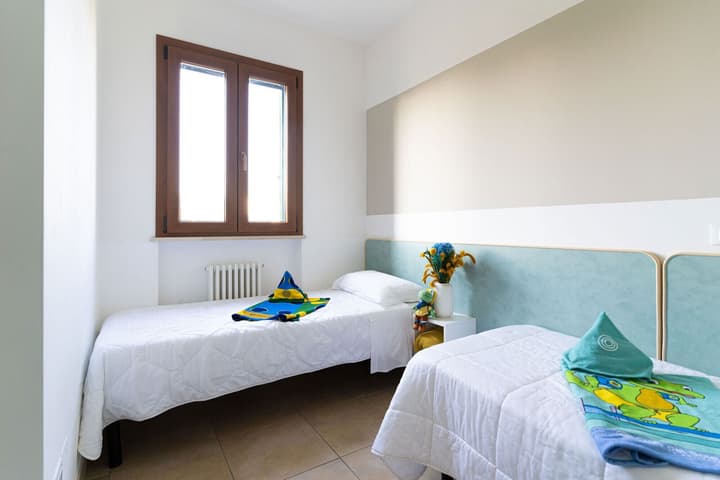 Club Del Sole Stork Family Collection