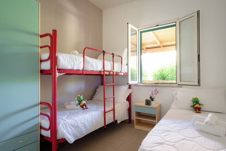 Club Del Sole Stork Family Collection