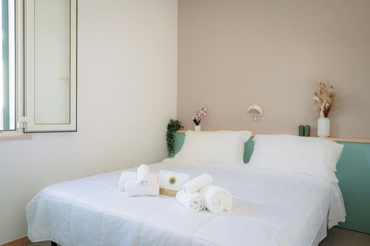 Club Del Sole Stork Family Collection