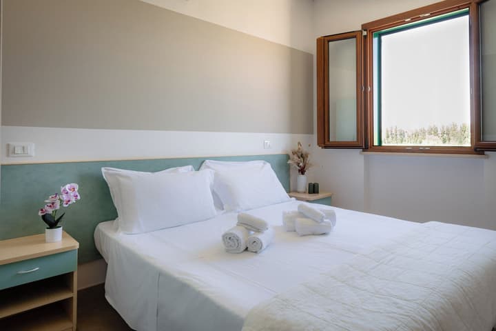 Club Del Sole Stork Family Collection