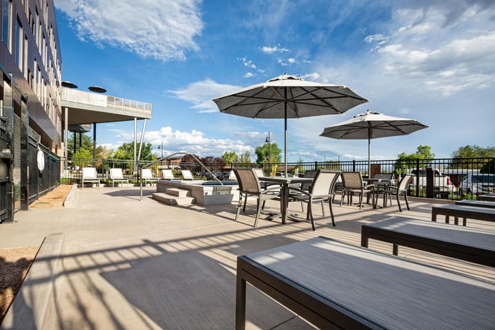 Hotel Maverick