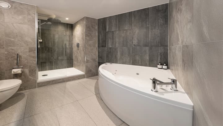 voco Edinburgh-Haymarket by IHG