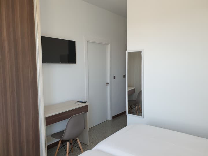 Mesón-Hostal La Cabaña