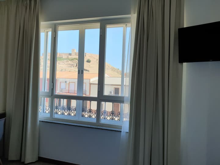 Mesón-Hostal La Cabaña