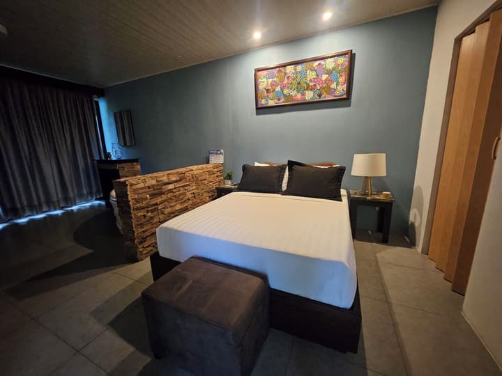 Yellow Tree Suites