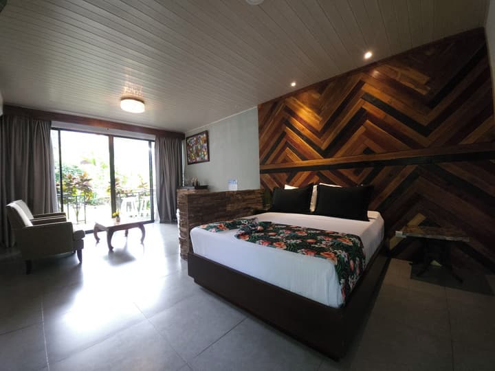 Yellow Tree Suites