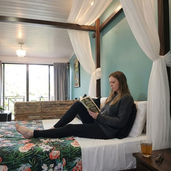 Yellow Tree Suites