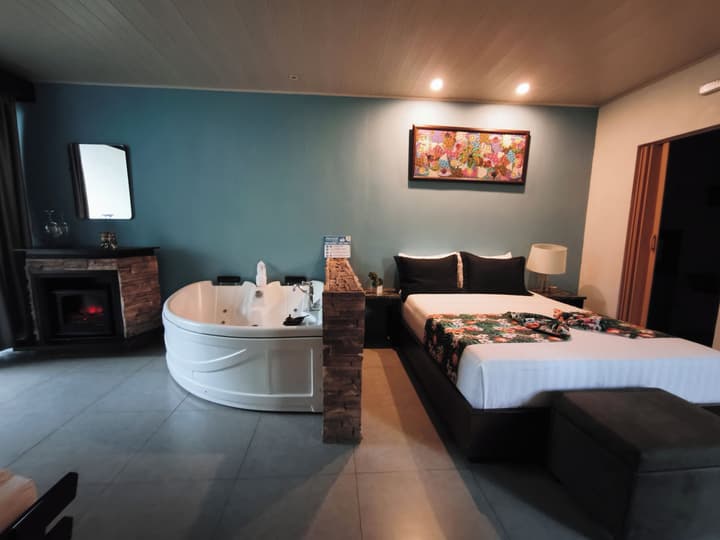 Yellow Tree Suites