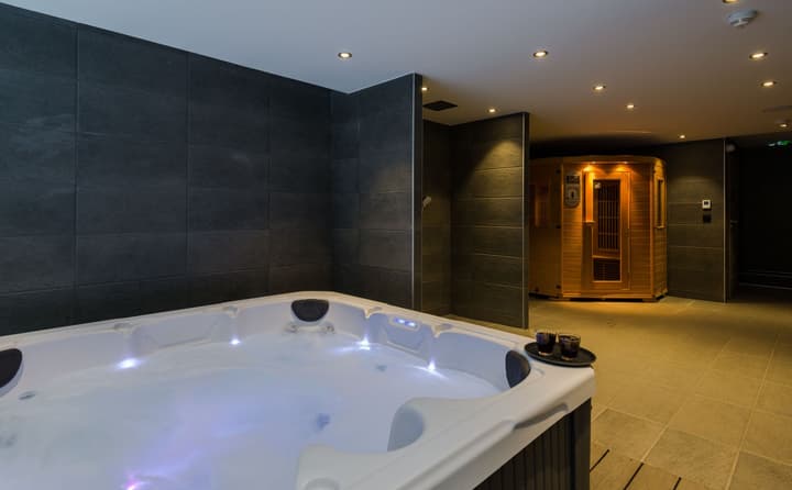 Victoria Lodge, Friendly Hotel