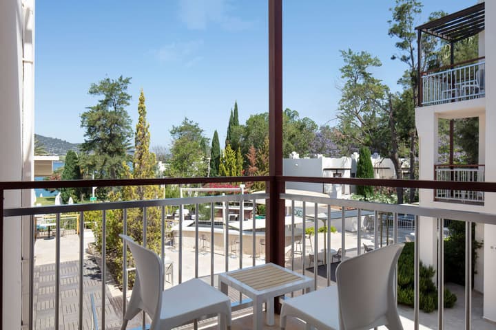 DoubleTree by Hilton Bodrum Işıl Club Ultra All Inclusive Resort