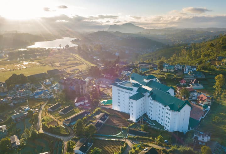 Araliya Red - Budget friendly Hotel- Where you find stunning 360 panoramic view of Nuwara Eliya
