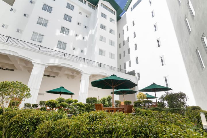 Araliya Red - Budget friendly Hotel- Where you find stunning 360 panoramic view of Nuwara Eliya
