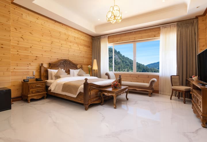 Araliya Red - Budget friendly Hotel- Where you find stunning 360 panoramic view of Nuwara Eliya