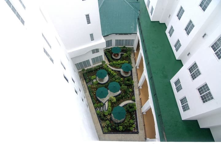 Araliya Red - Budget friendly Hotel- Where you find stunning 360 panoramic view of Nuwara Eliya