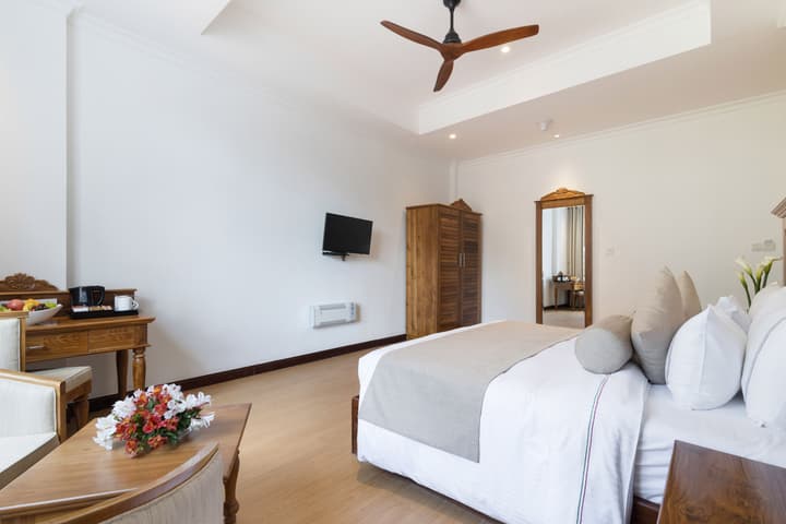 Araliya Red - Budget friendly Hotel- Where you find stunning 360 panoramic view of Nuwara Eliya