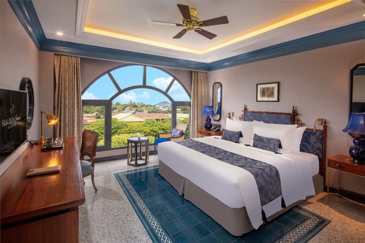 Silk Path Grand Hue Hotel