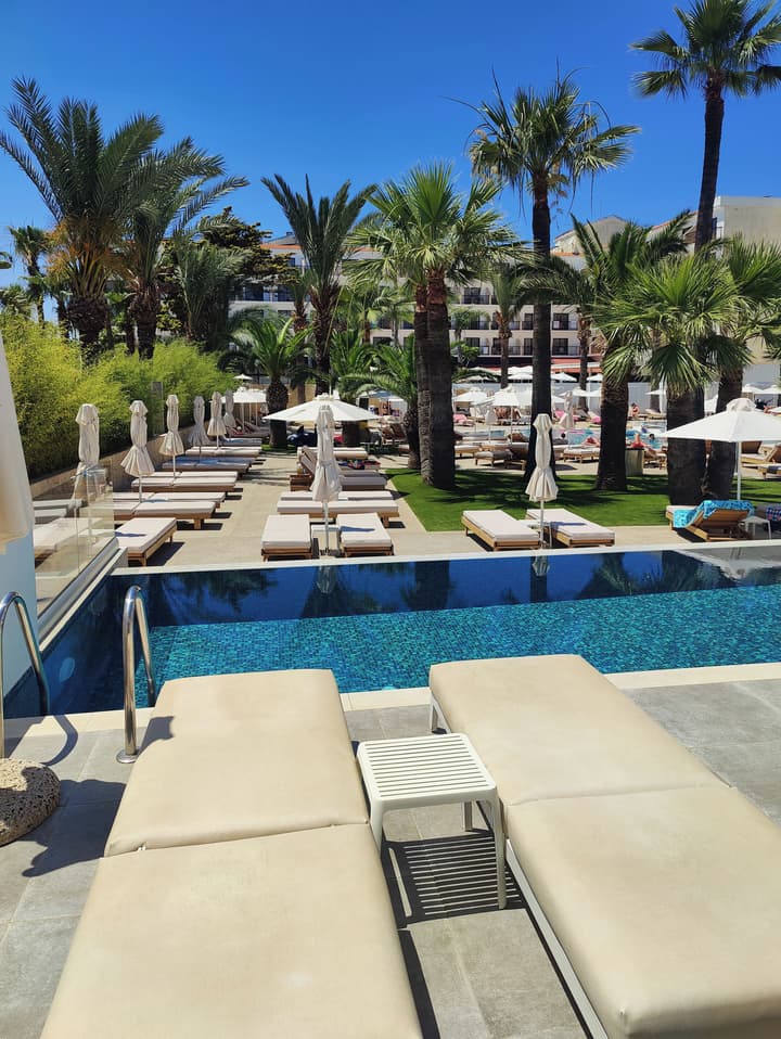 Bohemian Gardens Hotel