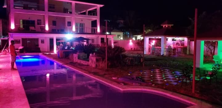 Villa de Colores 3 Rooms 5 King Beds