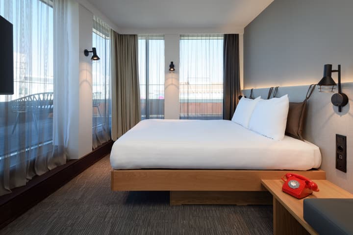 Moxy Lisbon City