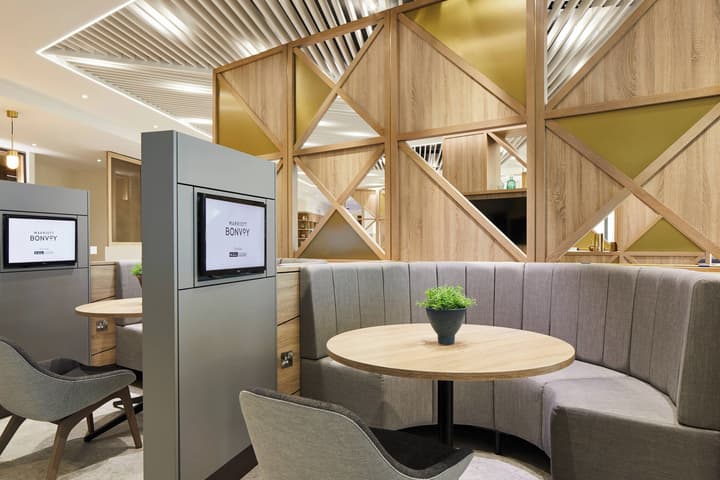 Courtyard by Marriott London City Airport