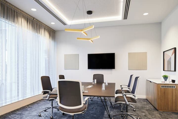 Courtyard by Marriott London City Airport