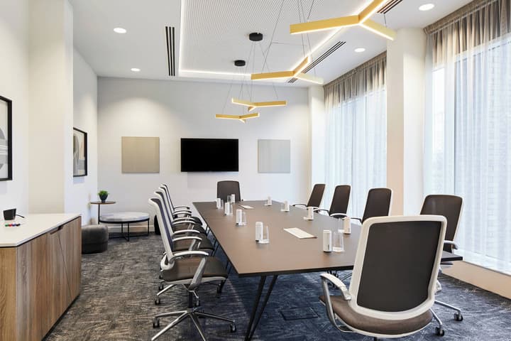 Courtyard by Marriott London City Airport