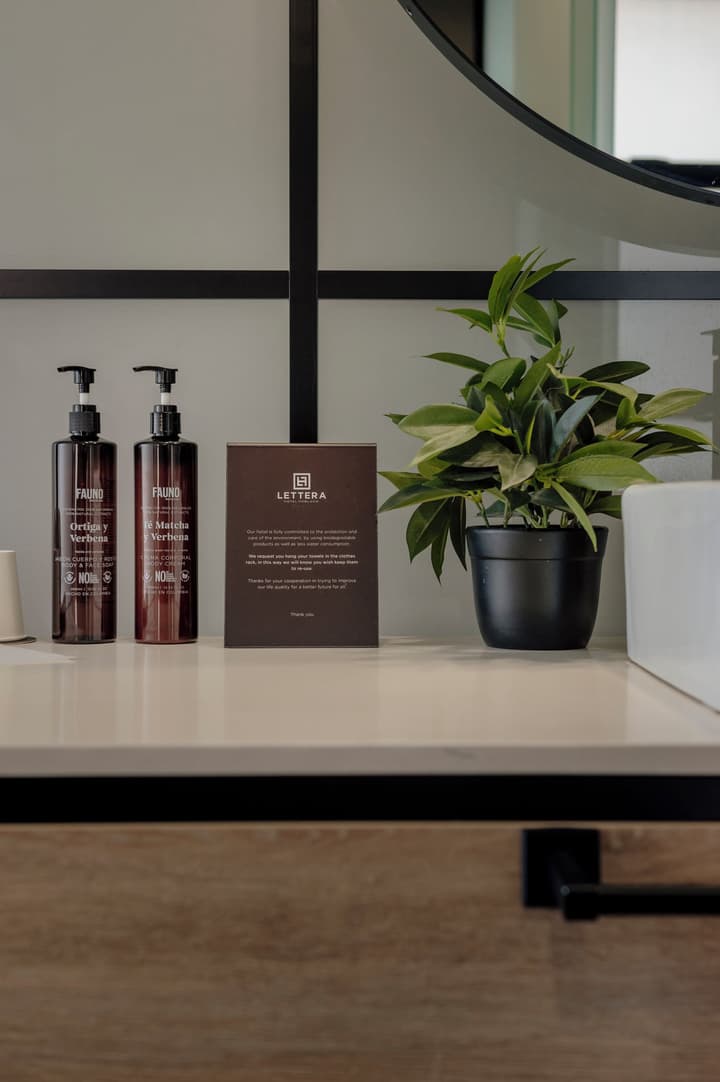 Lettera Hotel