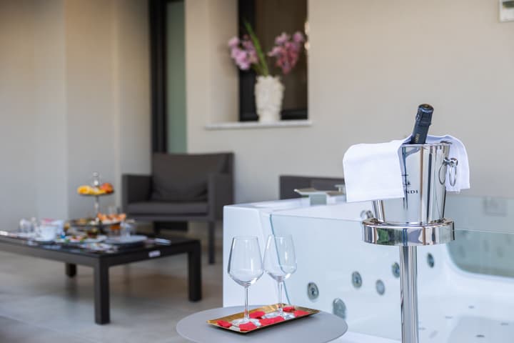 Giafra Rooms