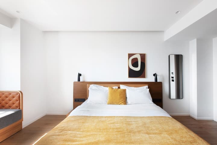 Noa Hotel